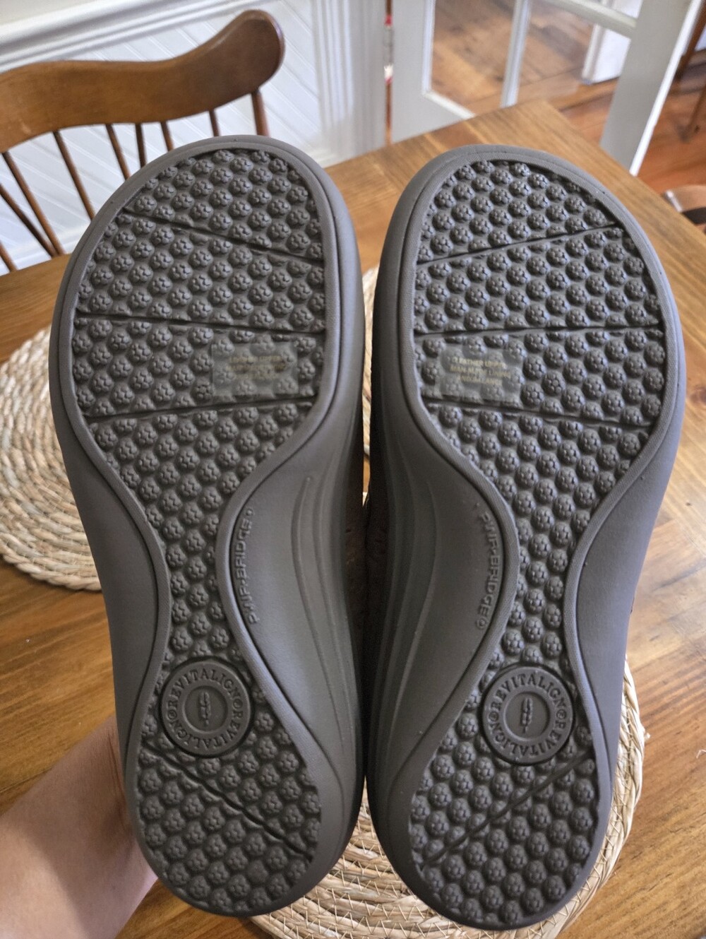 REVITALIGN Clogs - Picture 4 of 5